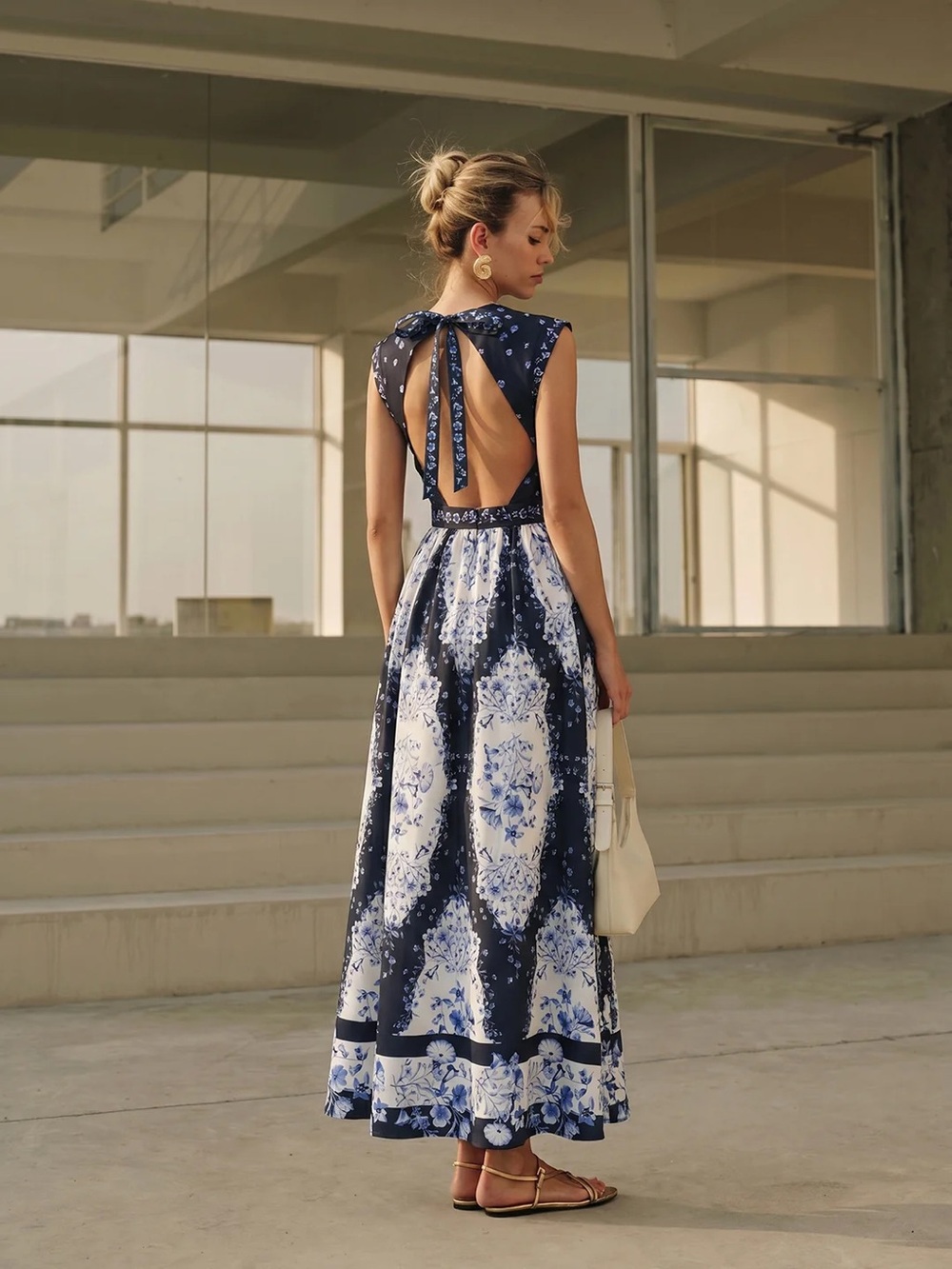 COMMENSE Backless Floral Print Maxi Dress - size Large